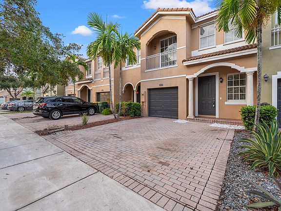2nd image of 2511 SE 15th Ct