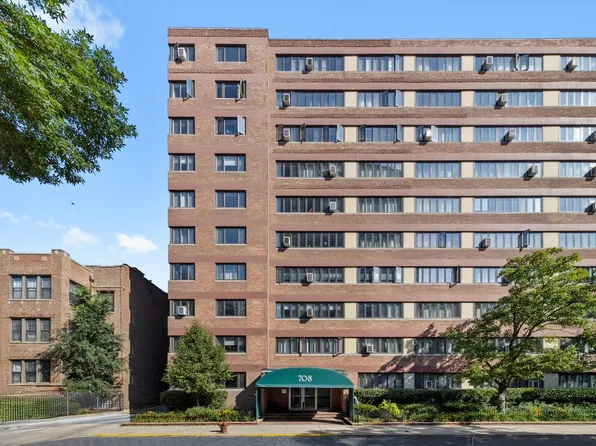 708 W Bittersweet Pl APT 111, Chicago, IL 60613