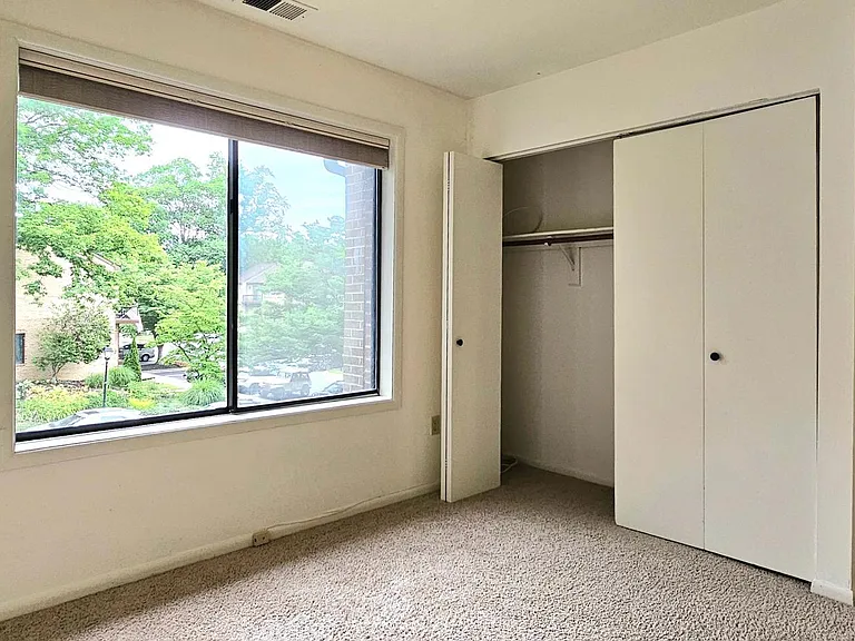 8729 Sheridan Farms Ct — Photo 31