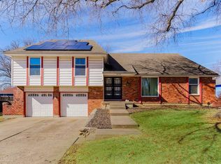 9520 Olmstead Rd, Kansas City, MO 64134