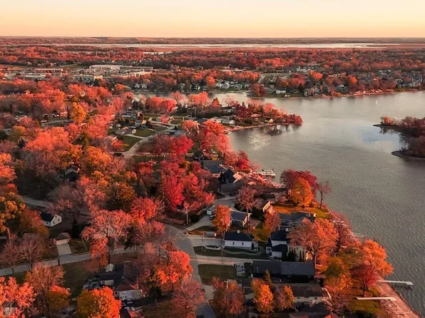 S69W17741 WILDWOOD DRIVE, Muskego, WI 53150