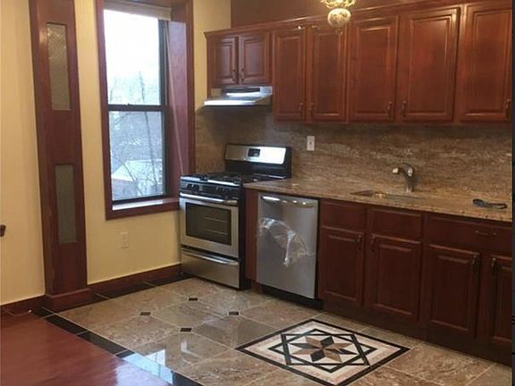 2nd image of 89 Macdougal St APT 6C