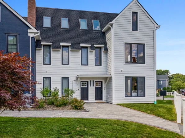 (undisclosed Address), Dorchester, MA 02122