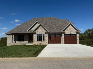 371 Silver Lake Dr, Mount Sterling, KY 40353
