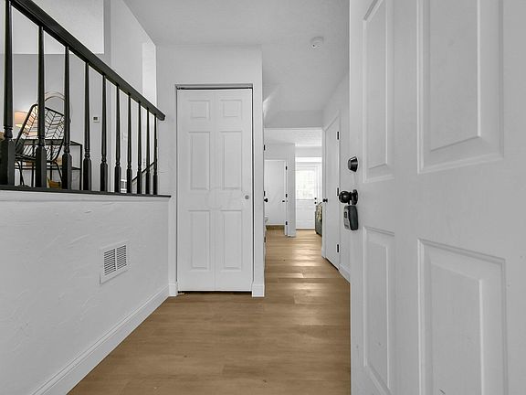 2nd image of 3181 Creighton Pl