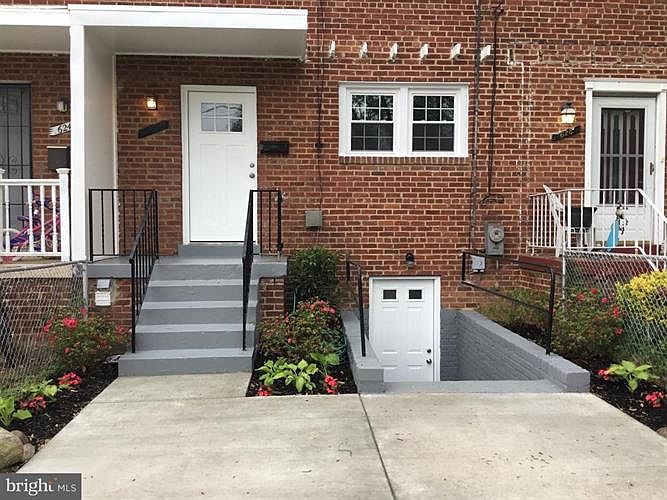 1st image of 626 Maury Ave