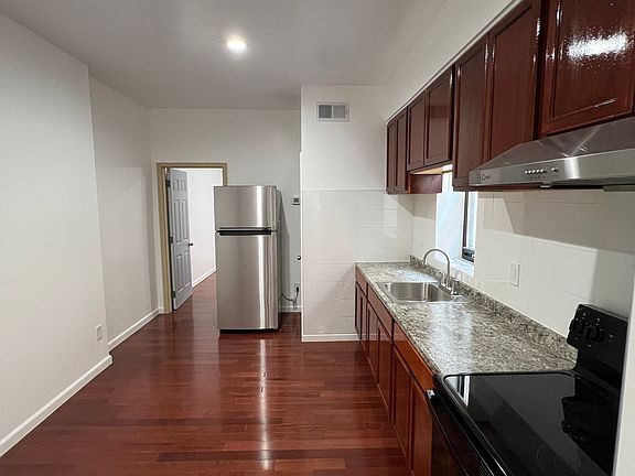 3rd image of 1735 S 5th St Floor 2