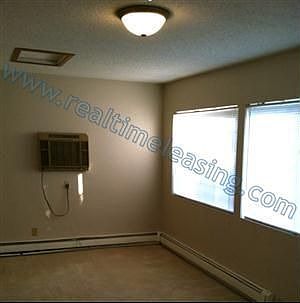 4th image of 872 Jackson St