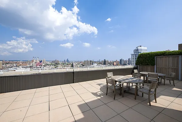 Sold by Nest Seekers International | media 11