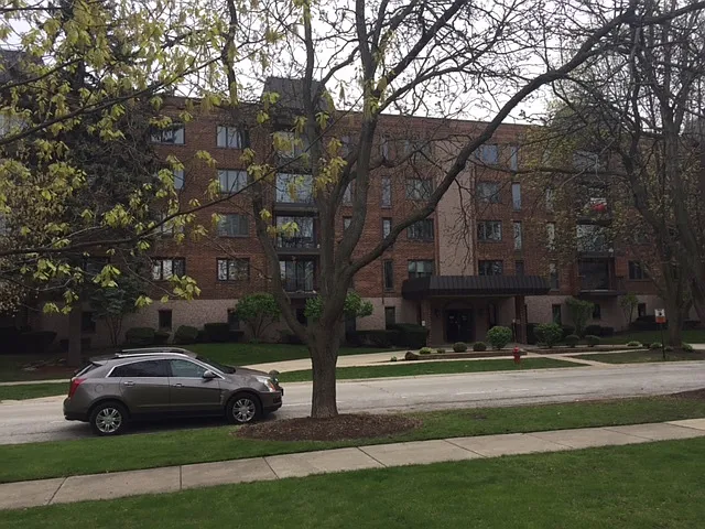 1551 Ashland Ave APT 107 photo 1