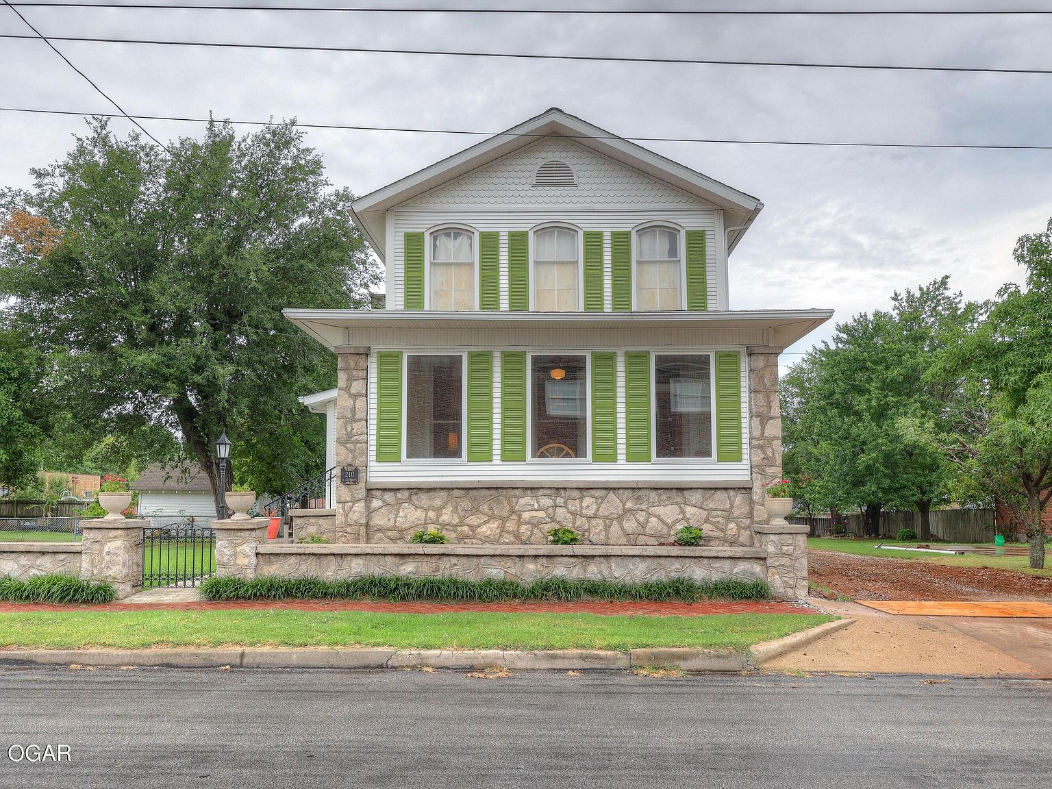 210 N Jefferson St, Neosho, MO 64850 Zillow