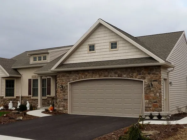 890 Cambridge Dr, Manheim, PA 17545