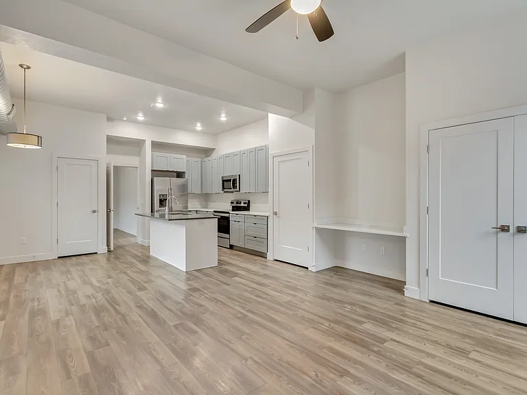 606 W North Temple St #105 — Photo 7
