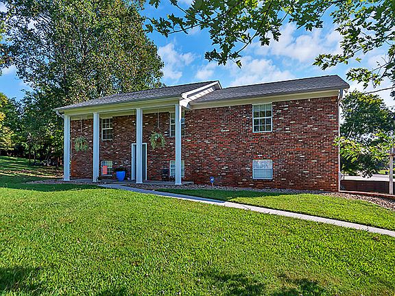 3rd image of 1200 Southbreeze Cir