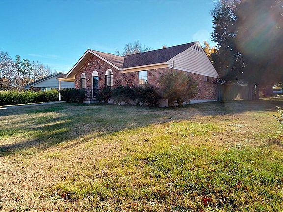2nd image of 7045 Saddlebrook Dr