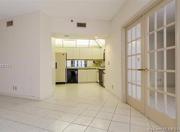5th image of 20201 E Country Club Dr APT 310