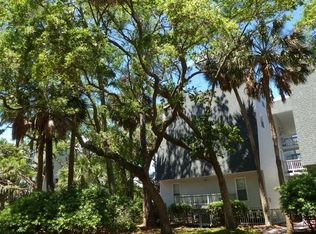 235 Driftwood Ln, Edisto Island, SC 29438