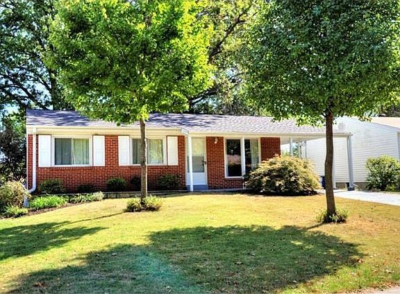 3rd image of 2860 Sugar Tree Ln