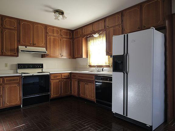 4th image of 7454 Lindsay Dr
