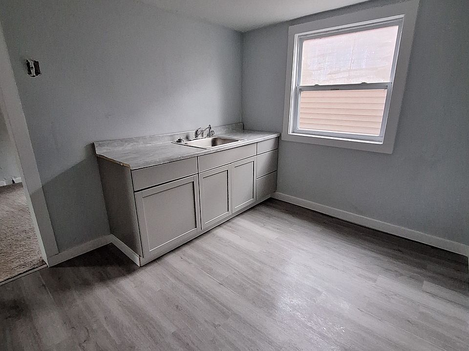 1st image of 1613 Jackson Ave