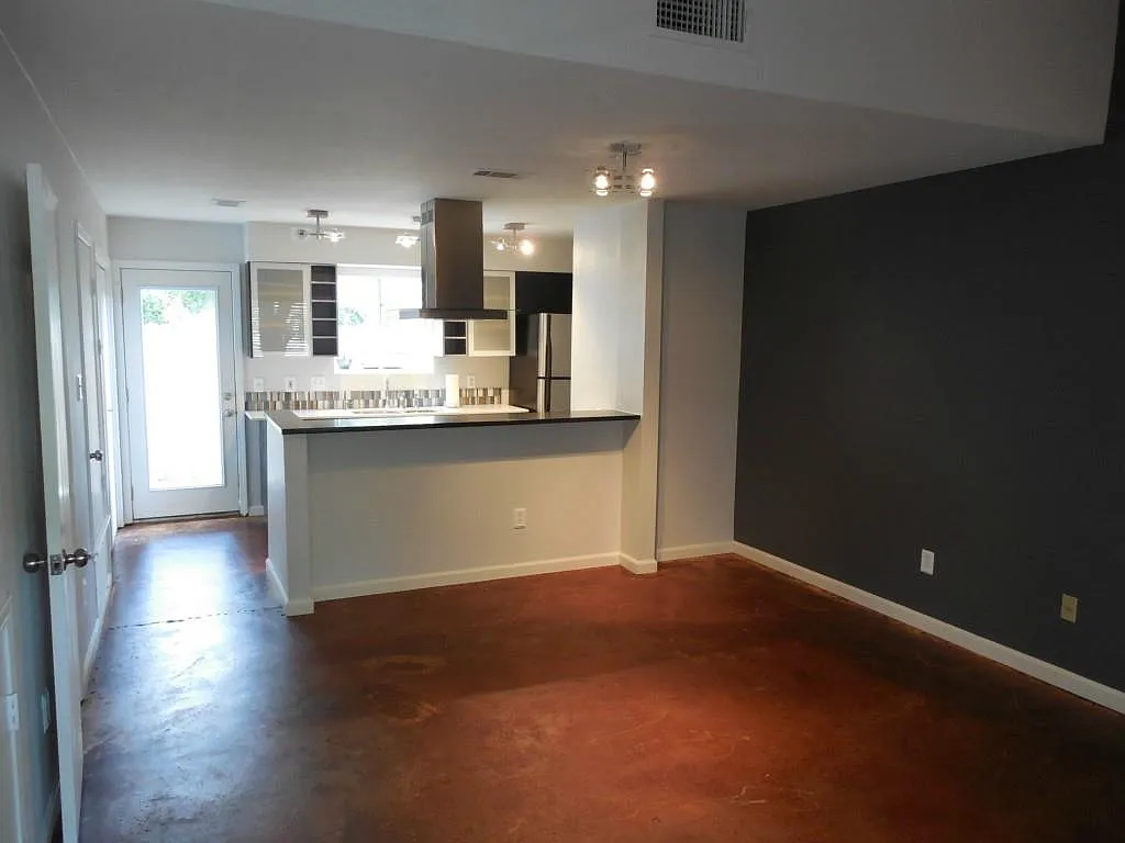 Building Photo - 6703 Old Quarry Ln