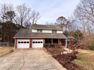 1665 Maple Ridge Dr, Suwanee, GA 30024