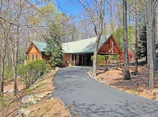 500 Buckberry Dr S, Sapphire, NC 28774