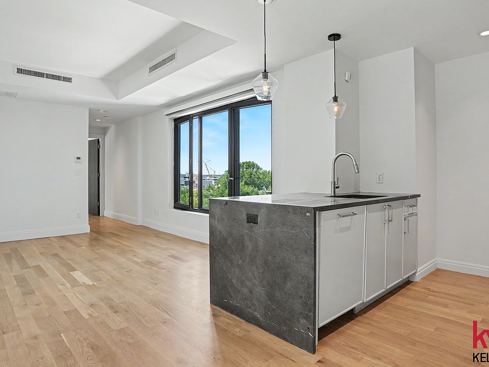 1st image of 554 4th Ave #E6