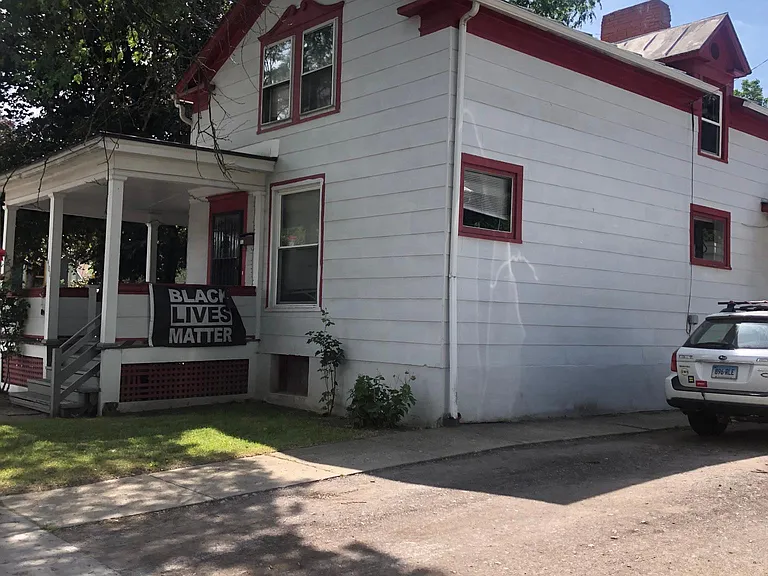 401 W Green St — Photo 28