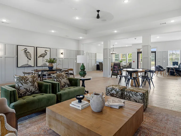 Zephyr Apartments — Photo 31