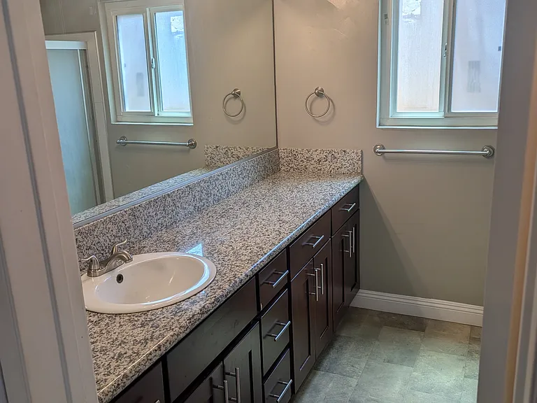 20326 Cohasset St — Photo 5