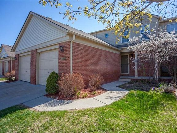 2nd image of 3095 Village Cir