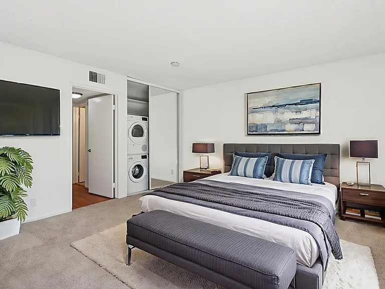 Solano Apartments — Photo 13