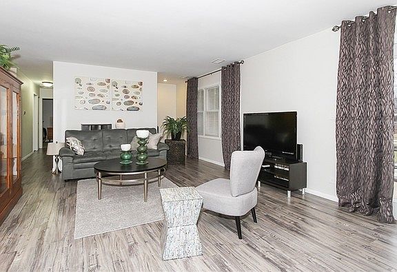 4th image of 1011 Bear Paw Ct