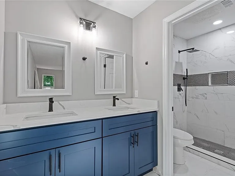 1111 Pin Oak Dr — Photo 18