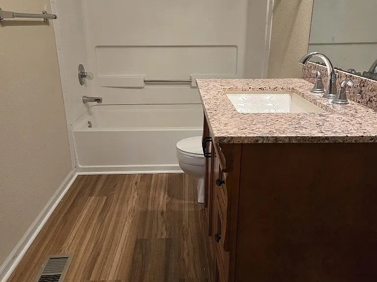 453 Eldridge St — Photo 5