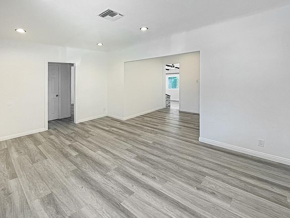 5th image of 1321 N Pass Ave