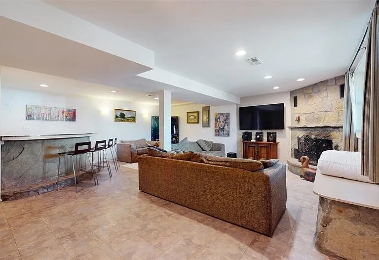 830 Pine Tree Ln — Photo 26