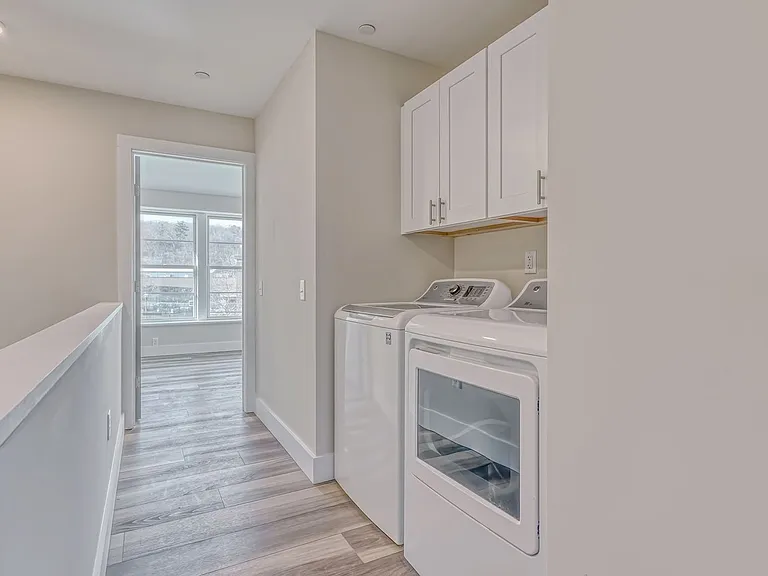 323 Taughannock Blvd — Photo 55