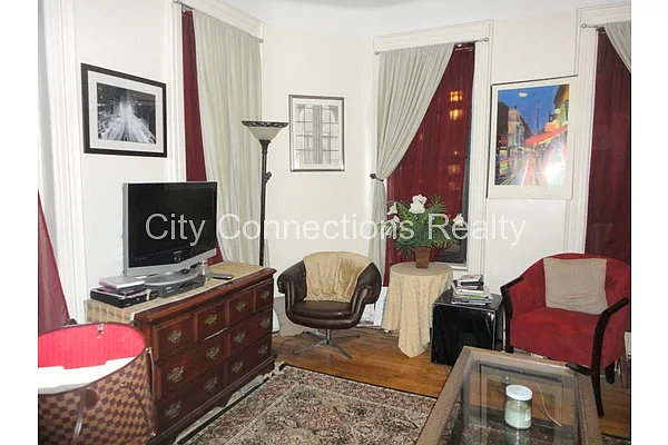 Rented by City Connections Realty | media 17