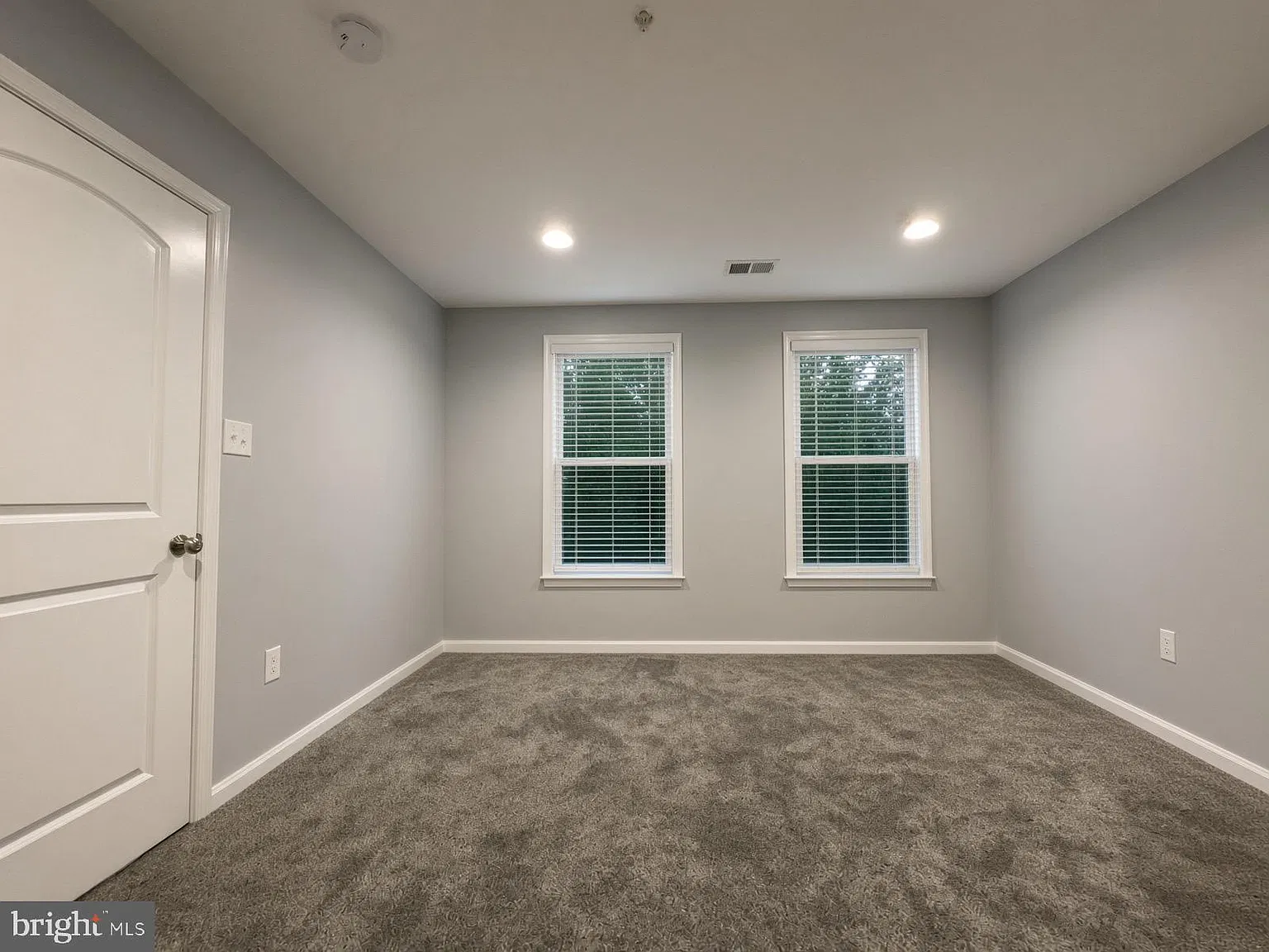 1 bed, 1.0 bath, 1938 sqft, $1,000 — Photo 1