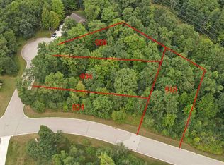 904 Cherokee Ct, Waupaca, WI 54981