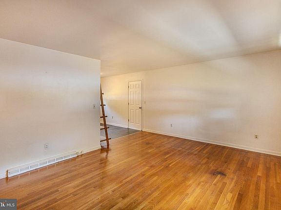 5th image of 272 S 23rd St