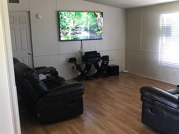 4th image of 3035 Shady Creek Cir