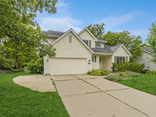 9314 Oakwood Dr, Urbandale, IA 50322