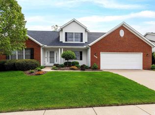 5085 Greystone Dr, Bettendorf, IA 52722