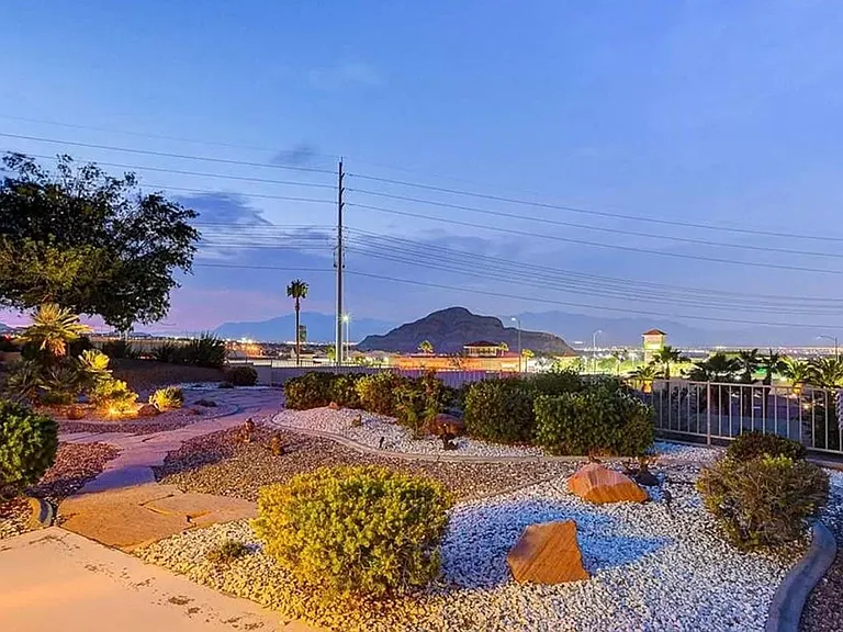 10504 Linden Wood Ct — Photo 5