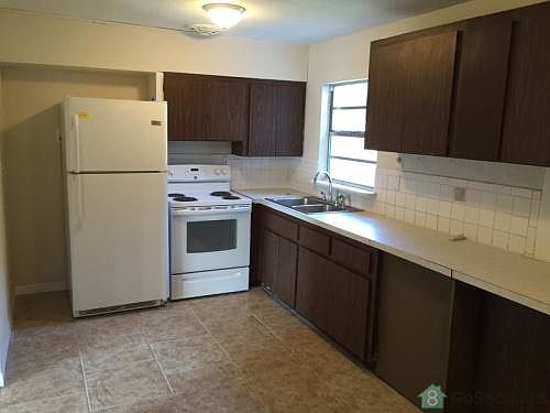 4th image of 7327 Orpine Dr N