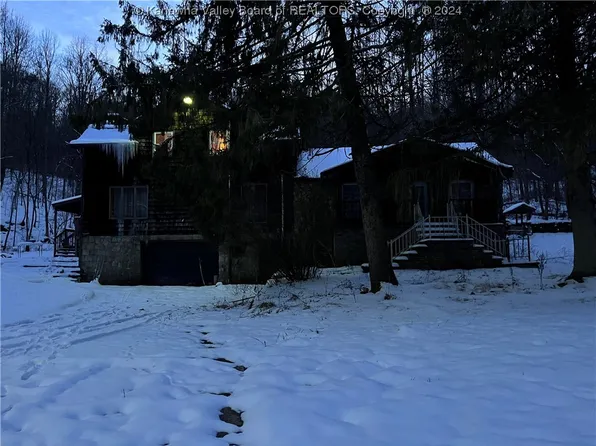 331 Lick Branch Rd, Charleston, WV 25312
