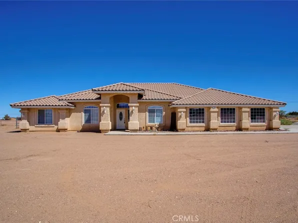 10498 Mesa St, Phelan, CA 92371